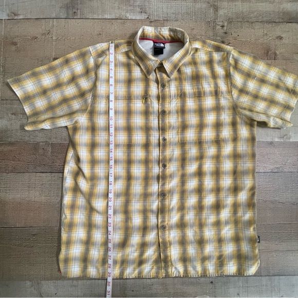 The North Face Plaid Buttondown Shirt Mens LARGE Yellow Gray - Picture 9 of 9